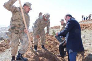 Jandarma 180. yıld&ouml;n&uuml;m&uuml;n&uuml; ağa&ccedil; dikerek kutladı