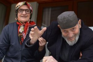 110 yaşındaki dededen gen&ccedil;lere sağlıklı beslenme &ouml;nerileri