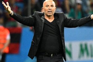 Sampaoli maaşını kul&uuml;b&uuml;ne iade etti