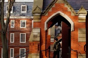 Harvard &Uuml;niversitesi'ne 'k&ouml;le fotoğrafları' davası