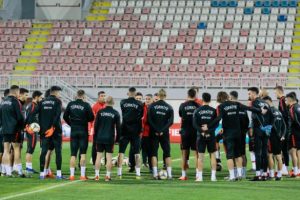 Milli futbolcu idmanı yarıda bıraktı!