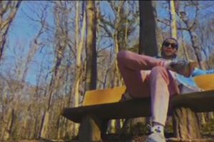 &Uuml;nl&uuml; t&uuml;rk&uuml;c&uuml;n&uuml;n oğlu rap alb&uuml;m&uuml; &ccedil;ıkarıyor