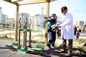 Bursa Nil&uuml;fer'in parklarında &ccedil;ocuklar g&uuml;vende
