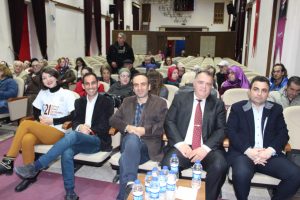 &Ouml;zel bireylerin aileleri unutulmadı