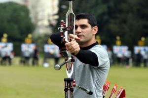 Oyuncak yay hediyesi hayatını değiştirdi