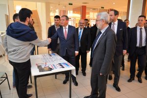 Bursa'da D&uuml;nyada ve T&uuml;rkiye'de Enerji G&ouml;r&uuml;n&uuml;m&uuml; paneli ger&ccedil;ekleştirildi