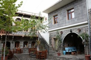 Tarihi Diyarbakır evleri turizme kazandırılıyor