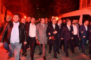 Bursa G&uuml;lbah&ccedil;e'de B&uuml;y&uuml;kşehir Belediye Başkanı Aktaş r&uuml;zgarı esti