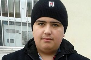 &Uuml;niversite &ouml;ğrencisi kalbine yenildi