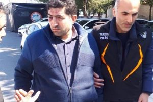 Senegalli turiste hakaret eden taksici, ihra&ccedil; edildi