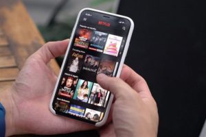 Netflix'ten uygun fiyatlı mobil paket m&uuml;jdesi!