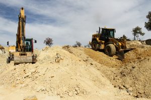 Tepeyi park yapmak i&ccedil;in &ccedil;alışıyorlar