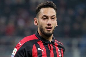 Milan, Hakan &Ccedil;alhanoğlu'nu satış listesine koyacak!