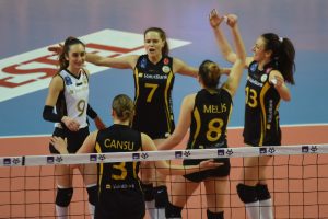 Vakıfbank set vermeden finalde!