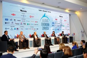 Bursa Uludağ Ekonomi Zirvesi'nde 'S&uuml;rd&uuml;r&uuml;lebilirlik ve Ama&ccedil;lı Şirketler' tartışıldı