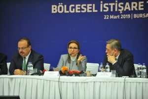 Bakan Pekcan Bursa'da sanayici ve iş insanlarıyla bir araya geldi