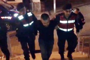 Bursa'da 13 su&ccedil;tan aranan şahıs tutuklandı
