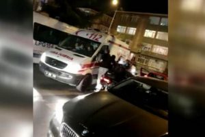 Ambulans şof&ouml;r&uuml;n&uuml; d&ouml;vd&uuml;