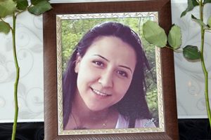 Eşini &ouml;ld&uuml;ren kocaya m&uuml;ebbet, yardım eden sevgilisine ise 17 yıl!