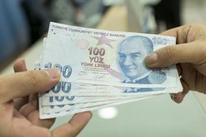 İŞKUR'dan &uuml;niversiteliye 2 bin 425 TL