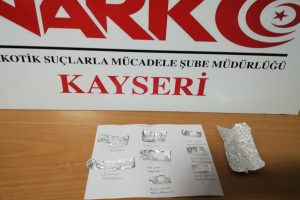 Uyuşturucu taciri 2 kişi g&ouml;zaltına alındı