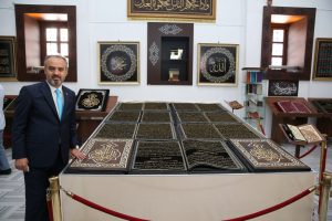 Bursa'da kumaştan Kur'an-ı Kerim sergisi