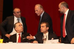 Galatasaray y&ouml;netimi mahkemeye gidiyor