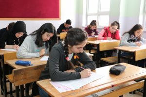 Binlerce &ouml;ğrenci &Ccedil;anakkale i&ccedil;in yarıştı