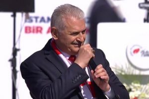Binali Yıldırım, Yenikapı'da vatandaşlara hitap etti