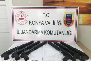 Jandarmanın durdurduğu otomobilde 6 adet ruhsatsız t&uuml;fek ele ge&ccedil;irildi