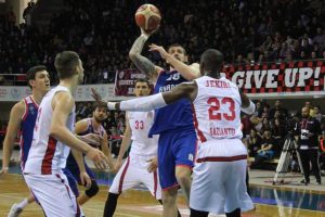 Gaziantep Basketbol 15 sayı farktan geri geldi ama...