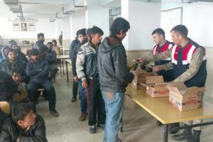 Van'da 69 ka&ccedil;ak g&ouml;&ccedil;men yakalandı