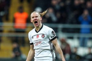 Beşiktaş y&ouml;netimi Vida'yı satmama kararı aldı