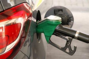 Benzin fiyatına 17 kuruşluk zam bekleniyor haberlerine açıklama geldi
