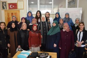 Bursa Milletvekili G&ouml;zge&ccedil;: "Baş&ouml;rt&uuml;l&uuml; kızlarımızın okul kapılarından d&ouml;nd&uuml;r&uuml;ld&uuml;ğ&uuml;n&uuml; d&uuml;n gibi hatırlıyoruz"