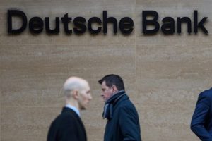 Deutsche Bank en &uuml;st d&uuml;zey yetkilileri hisselerini satamayacak
