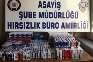 G&uuml;venlik kamerası kaydını da &ccedil;almaları hırsızları polisten kurtaramadı
