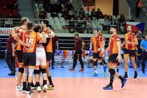 Nedim &Ouml;zbey: 'Kupanın bir kulpu elimizde'