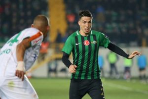 Josue'nin bileti kesildi