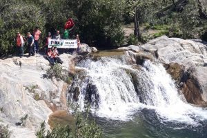 Kilometrelerce yoldan su taşıdılar