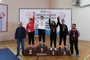 Malatyalı g&uuml;reş&ccedil;i T&uuml;rkiye &uuml;&ccedil;&uuml;nc&uuml;s&uuml; oldu