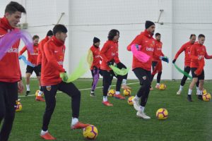 Kayserispor'da Sakıb ve Bilal takımla &ccedil;alışmalara başladı