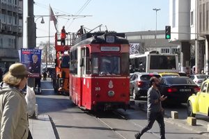 Kopan elektrik teli tramvay seferlerini durdurdu