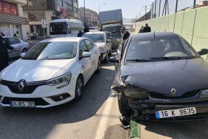 Bursa'da zincirleme kaza! 2 kişi yaralandı