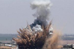 İsrail, Gazze'deki Hamas hedeflerini bombaladı