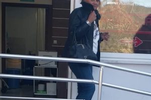 Hırsızlık zanlısı kafede kahve i&ccedil;erken yakalandı