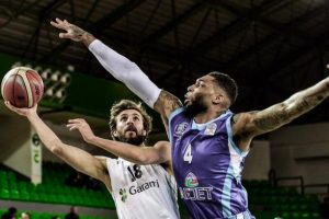 Dar&uuml;şşafaka, Afyon Belediyespor'u 18 sayı farkla ge&ccedil;ti!