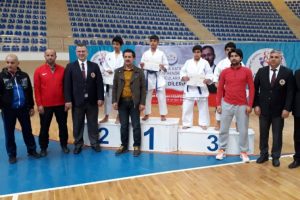 136 karateci madalya i&ccedil;in ter d&ouml;kt&uuml;