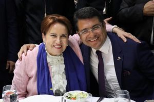 Akşener: Sakın ola ki tepedekilerin kavgasına, g&uuml;r&uuml;lt&uuml;s&uuml;ne aldırmayın