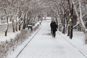 Doğu'da kar yağışı etkisini s&uuml;rd&uuml;recek